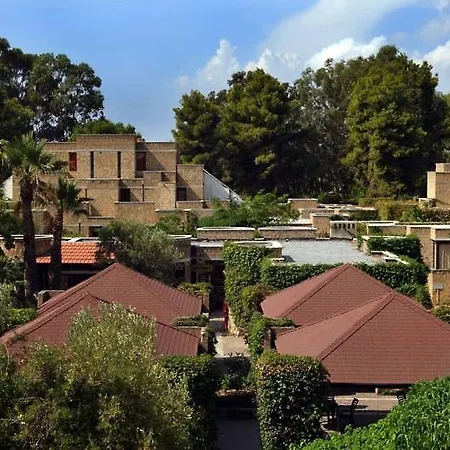 Voi Floriana 4*